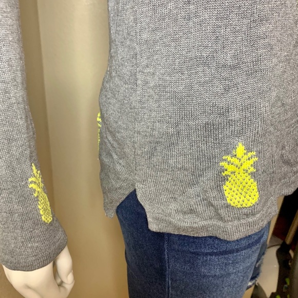 Old Navy Pineapple knit top - Picture 5 of 7